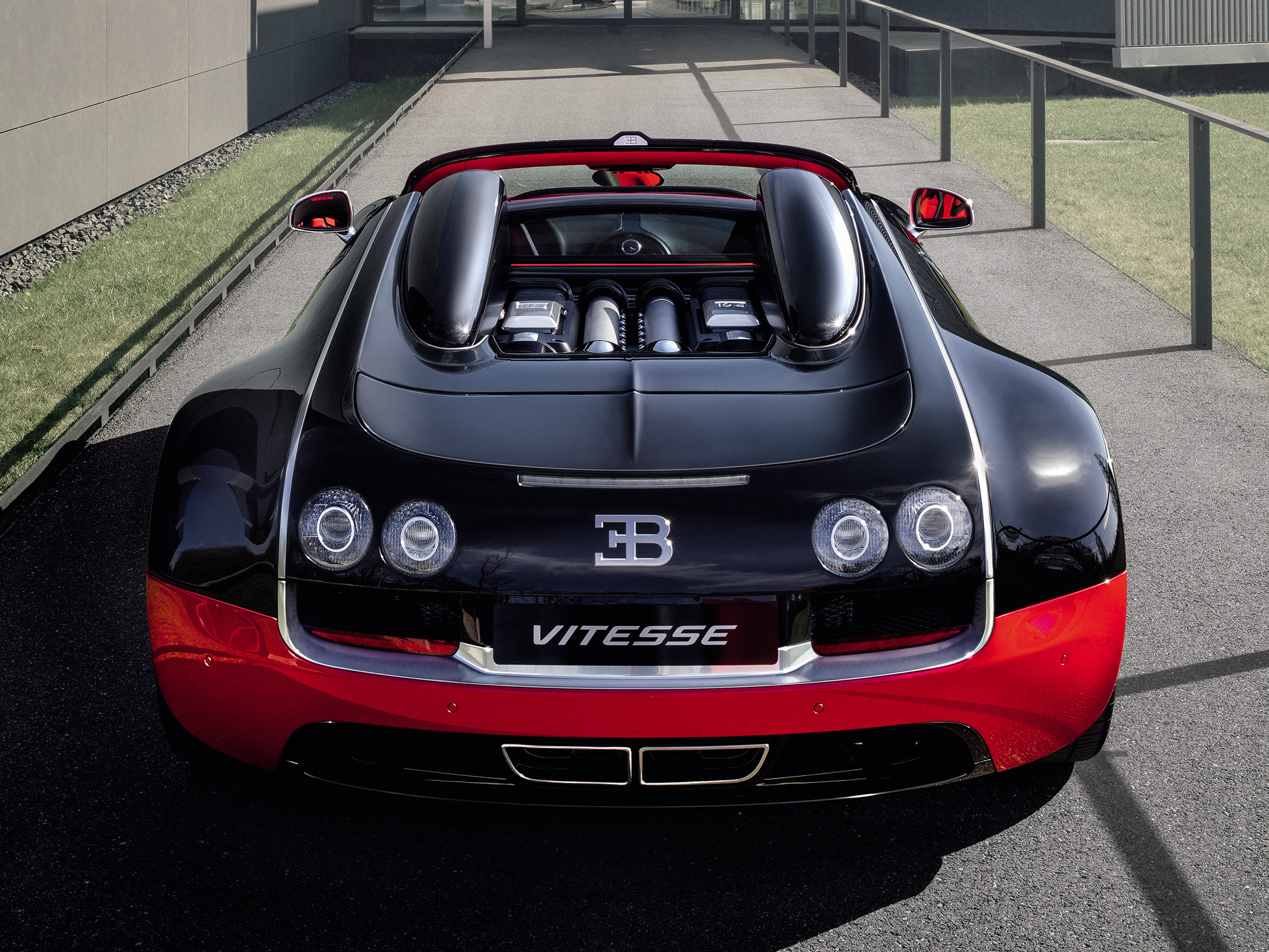 Покажи машину авто. Bugatti Veyron 16.4 Grand Sport Vitesse. Bugatti Veyron Grand Sport Vitesse 2012. Bugatti Veyron Vitesse. Бугатти Grand Sport Vitesse.