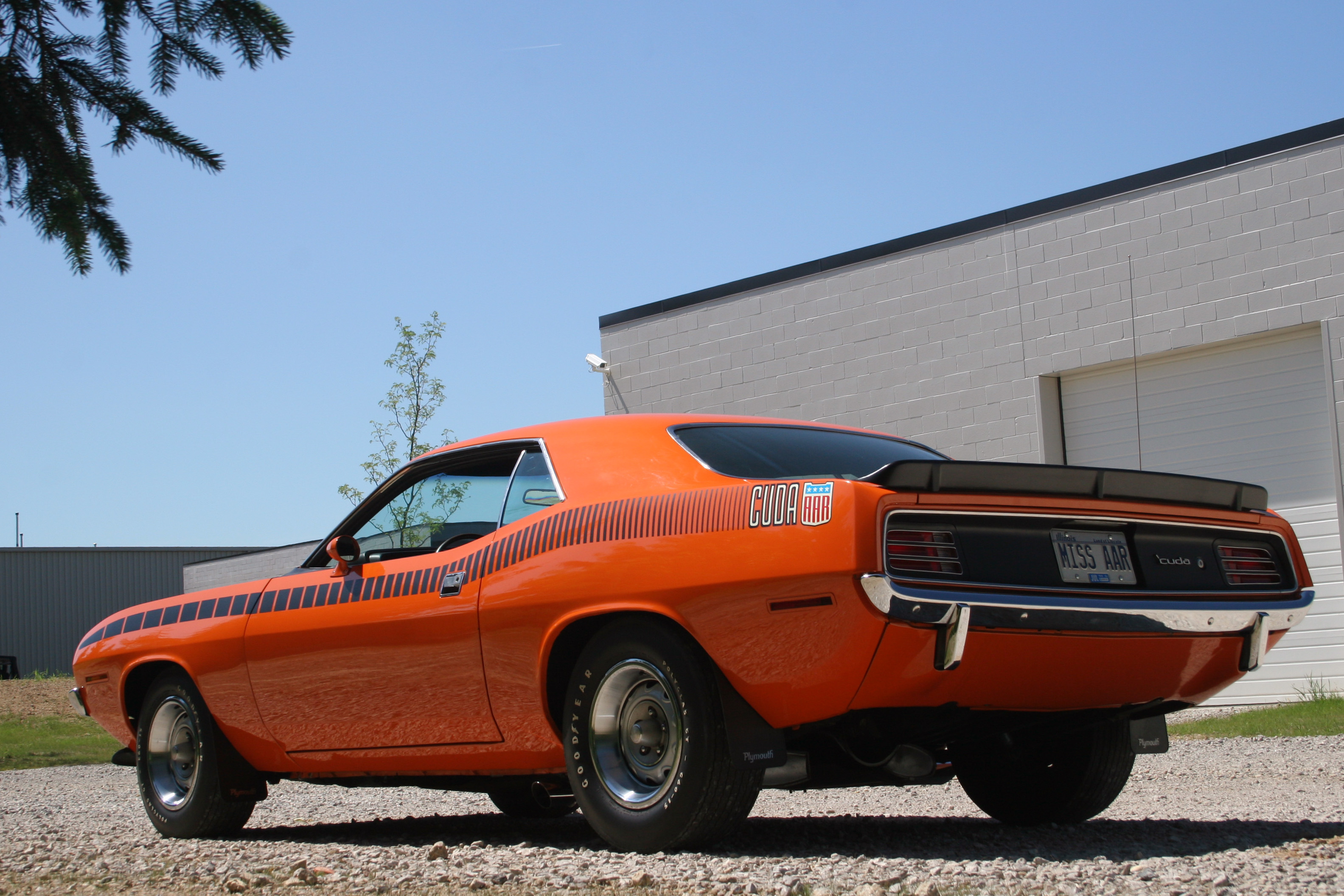 Машина куда. Plymouth Barracuda 1970. Plymouth Barracuda 1968. Plymouth Barracuda. Plymouth Roadrunner Superbird 1970.