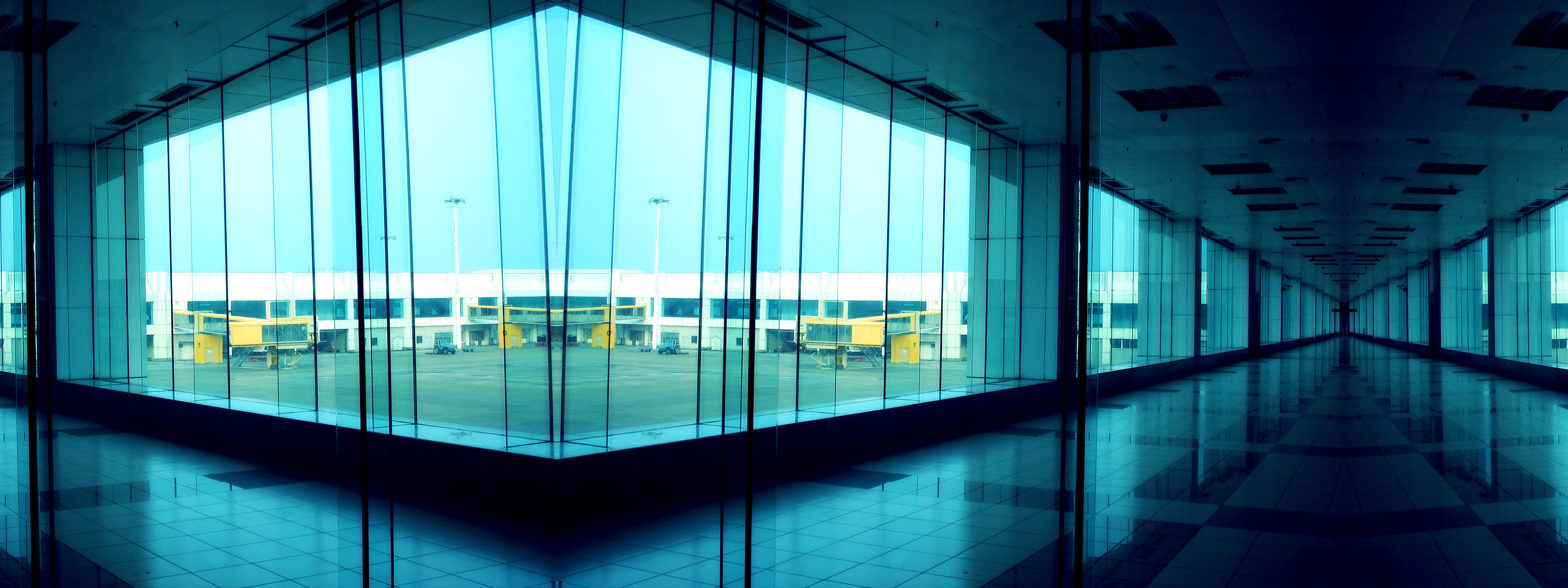 Man Made Airport HD Wallpaper | Background Image