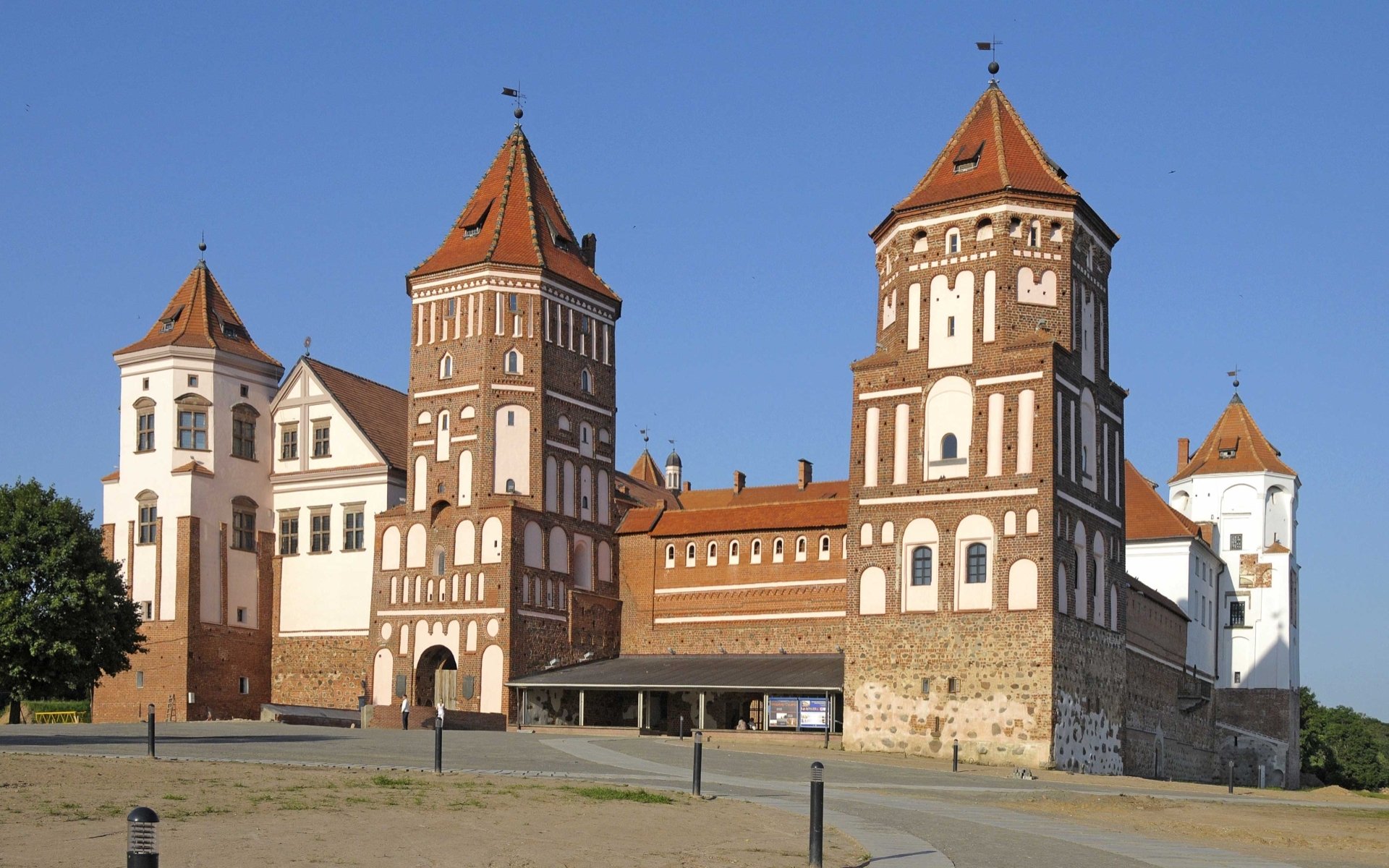 Download Man Made Mirsky Castle HD Wallpaper