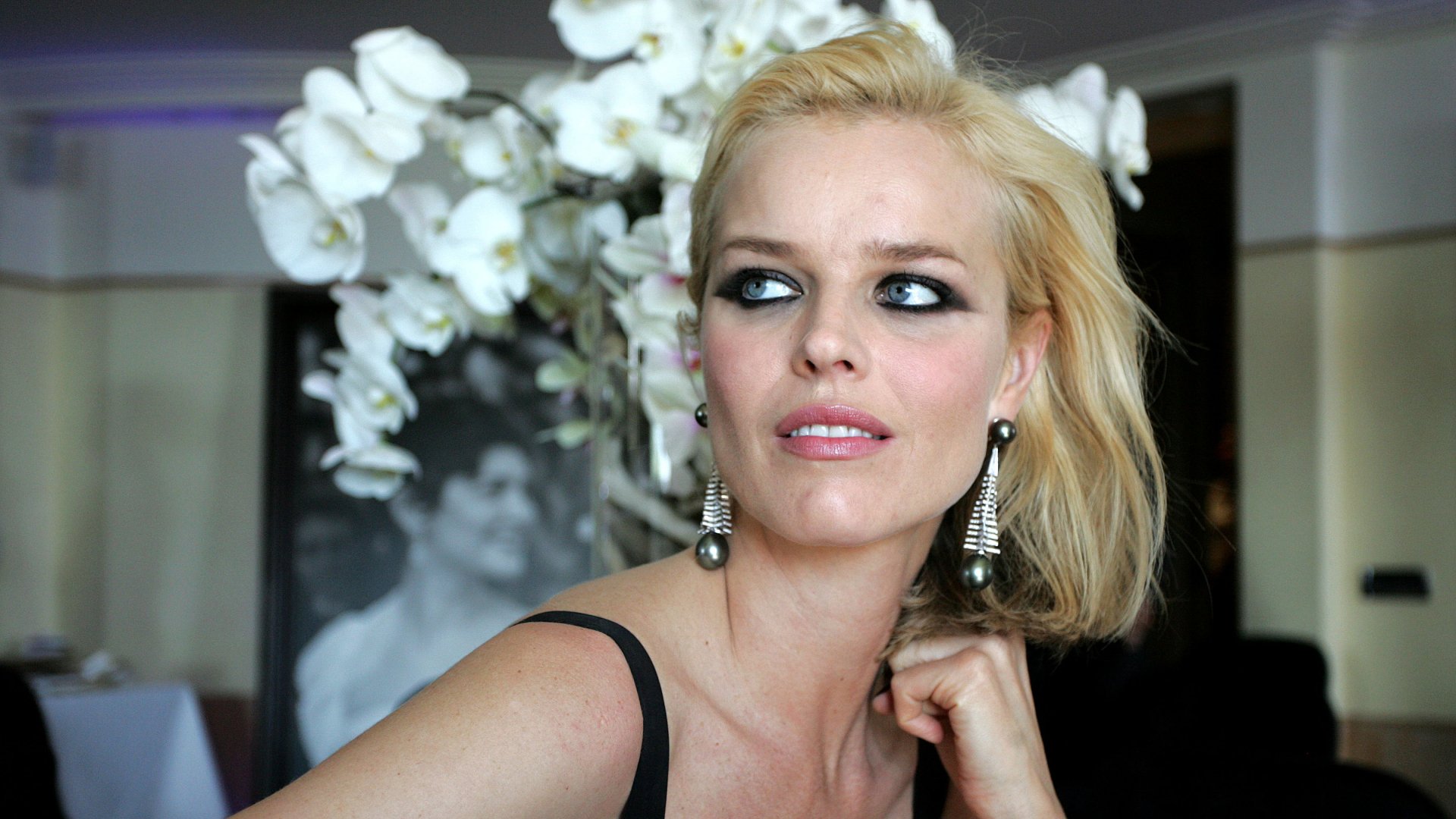 Download Czech Model Woman Eva Herzigova HD Wallpaper