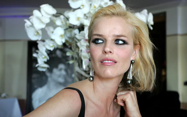 Czech model woman Eva Herzigova HD Desktop Wallpaper | Background Image