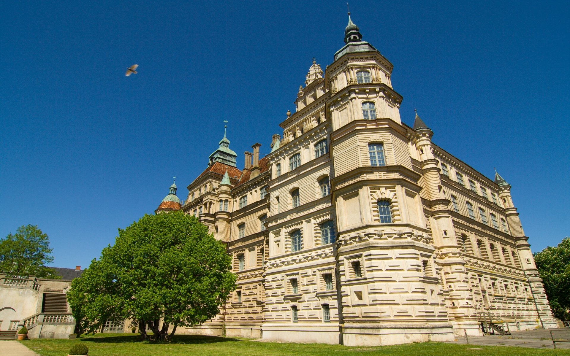 Download Man Made Güstrow Palace HD Wallpaper