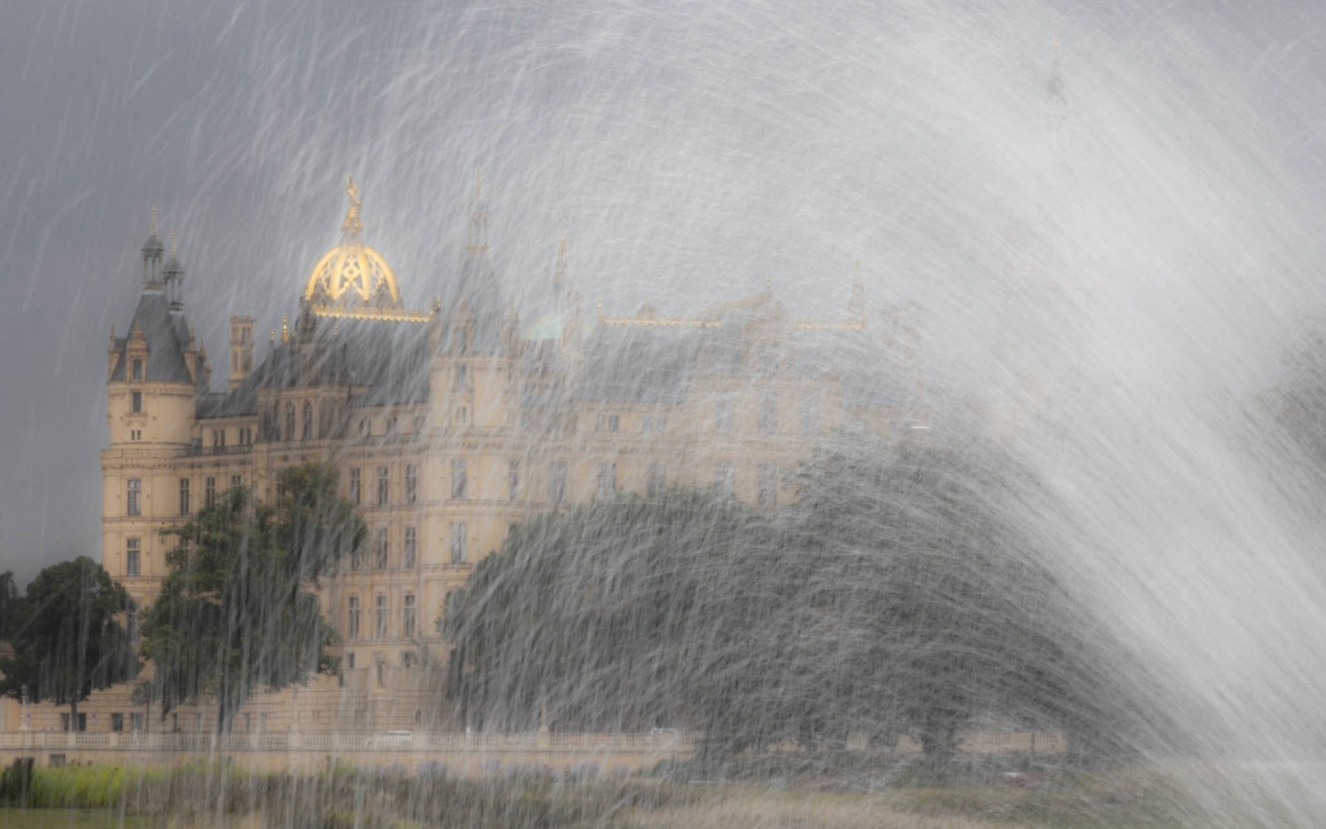 Download Man Made Schwerin Palace HD Wallpaper