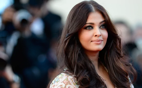 A stunning 4K Ultra HD desktop wallpaper featuring Aishwarya Rai, a prominent Bollywood celebrity, captured in a glamorous moment at an event.