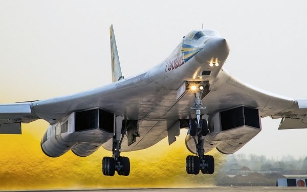 Military Tupolev Tu-160 Bombers Tu-160 HD Wallpaper | Background Image