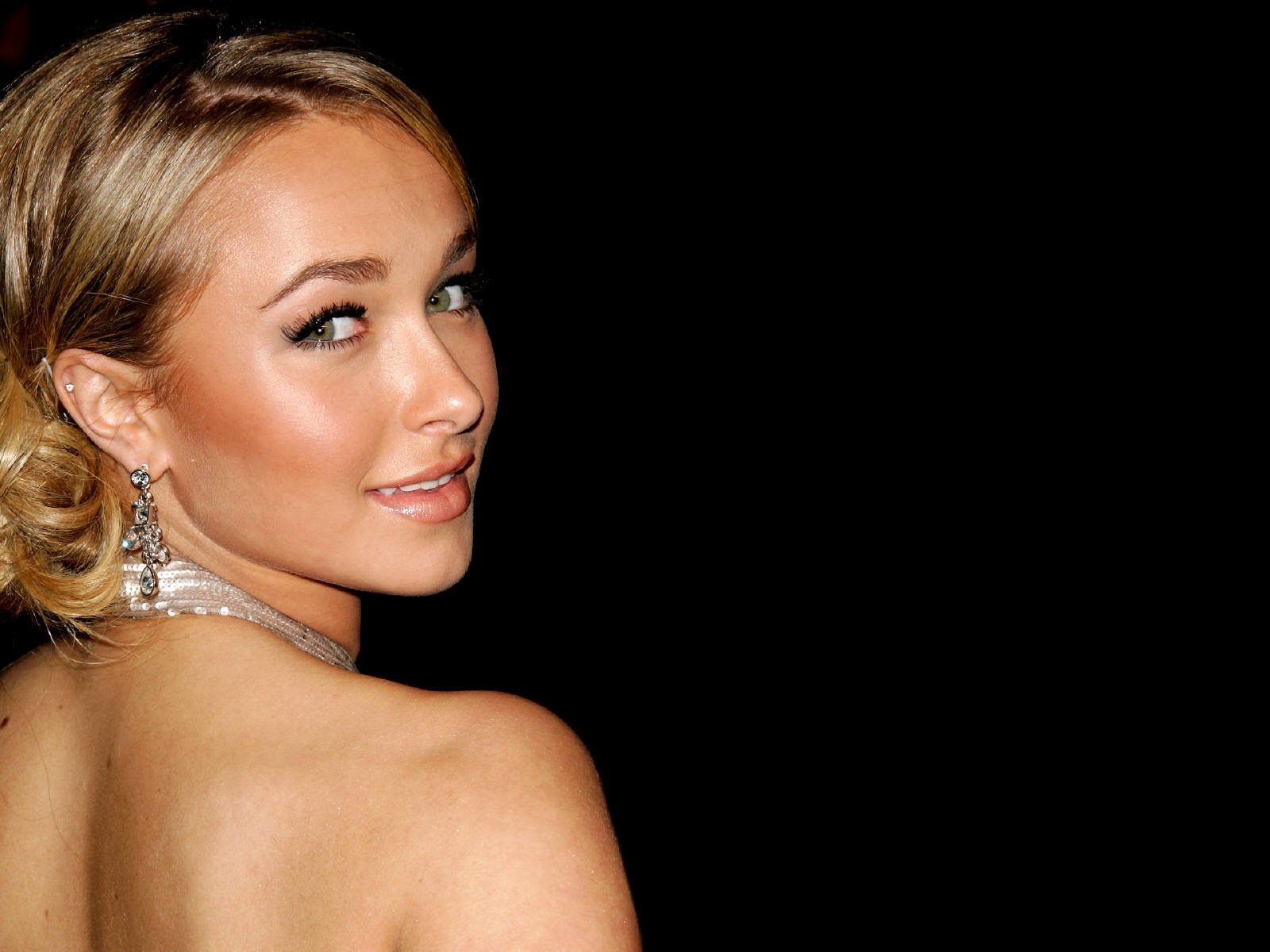 Stunning Hayden Panettiere Hd Wallpaper