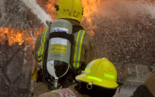 man firefighter HD Desktop Wallpaper | Background Image