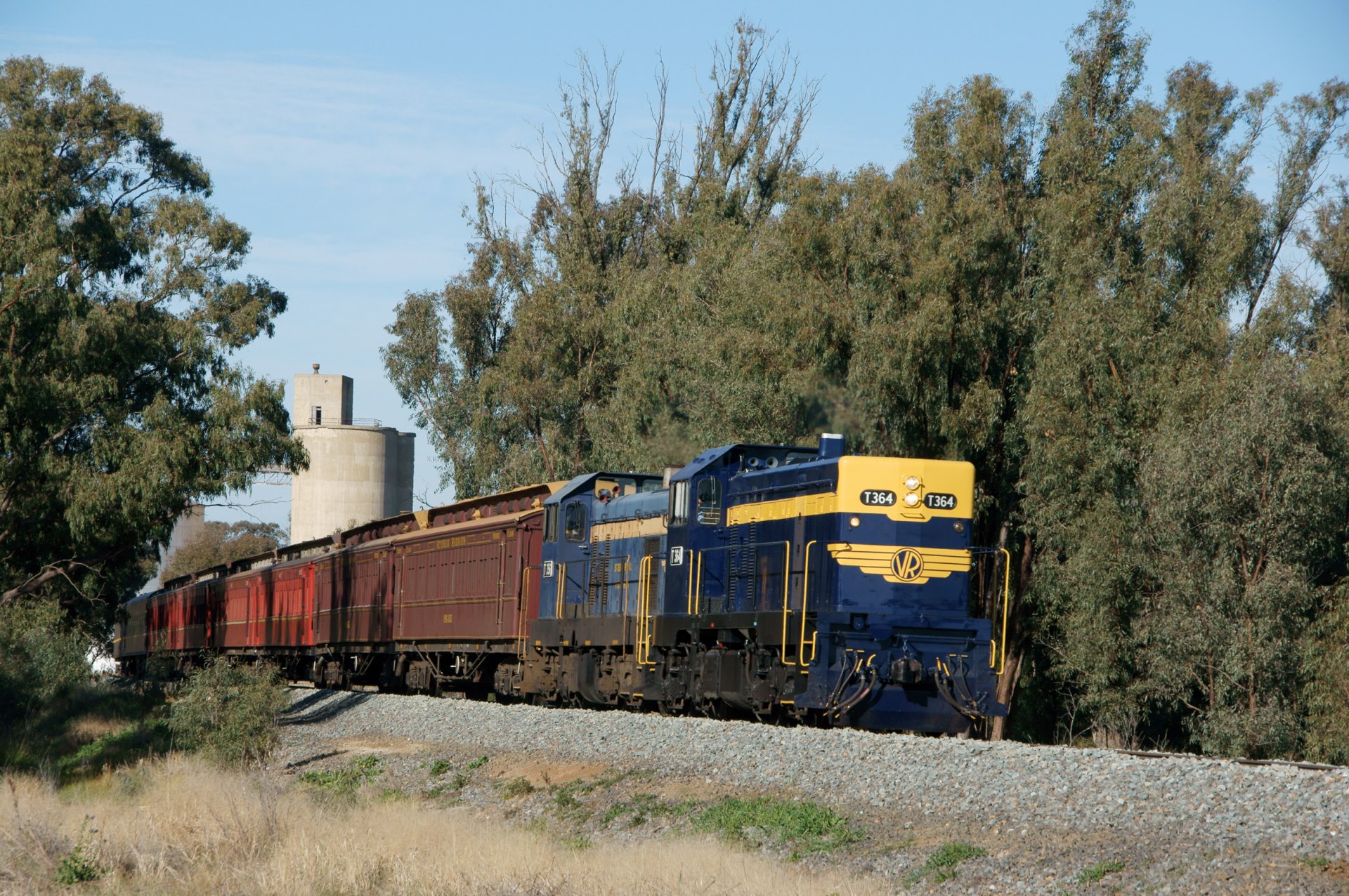 Download Vehicle Train HD Wallpaper