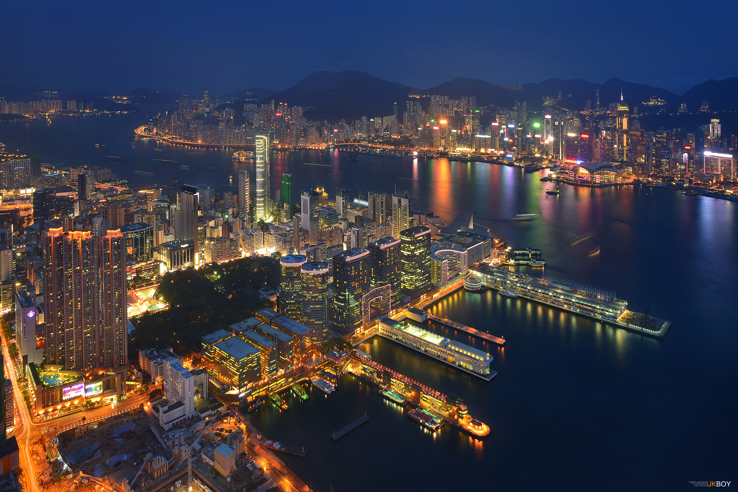 香港 Hong Kong,Victoria Harbour by Jkboy Jatenipat