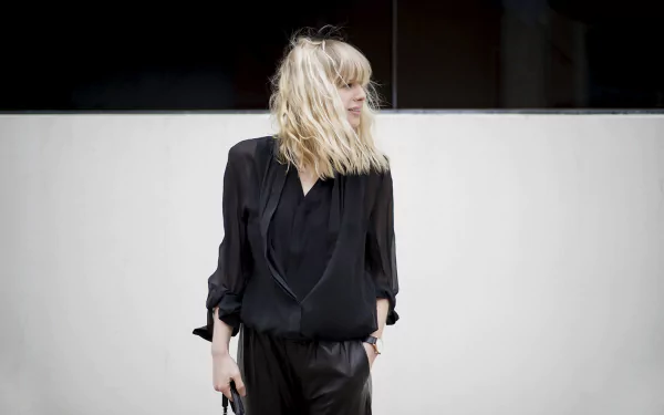 woman Lisa Dengler HD Desktop Wallpaper | Background Image