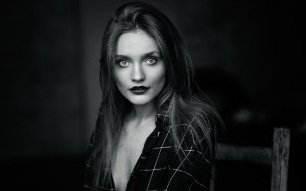 Women Model Lipstick Black & White HD Wallpaper | Background Image