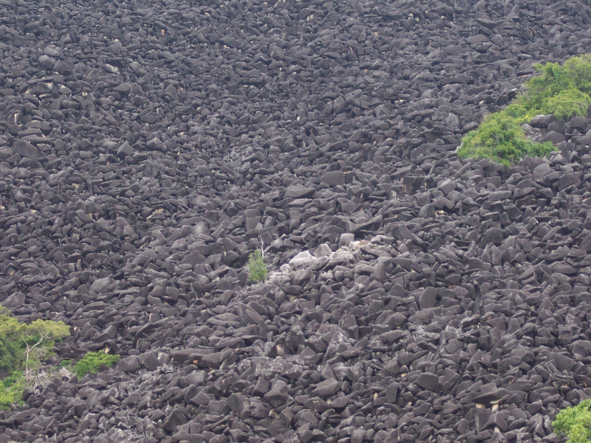 Download Nature Black Mountain HD Wallpaper