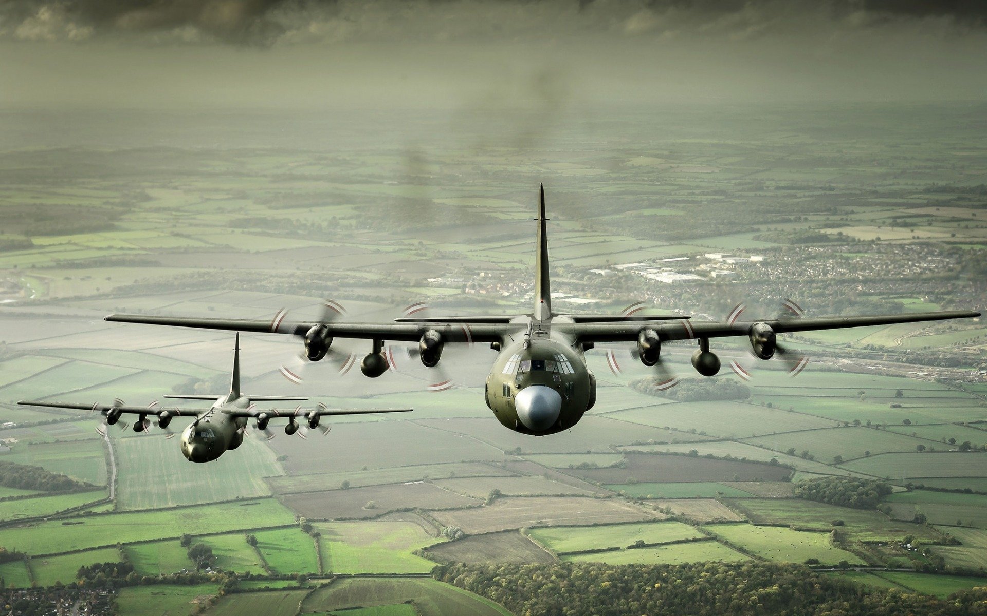 Download Military Lockheed C-130 Hercules HD Wallpaper