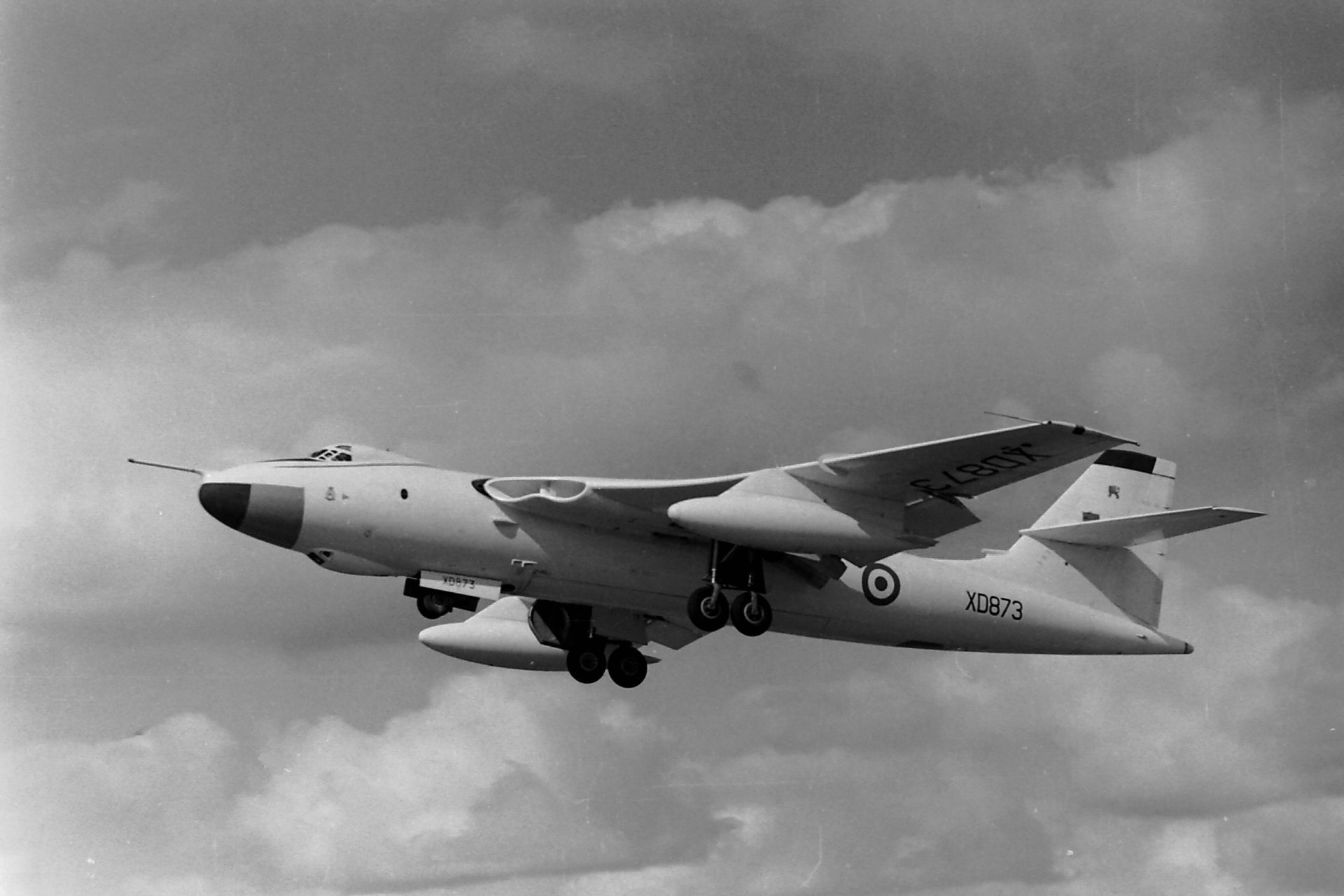 Download Military Vickers Valiant HD Wallpaper