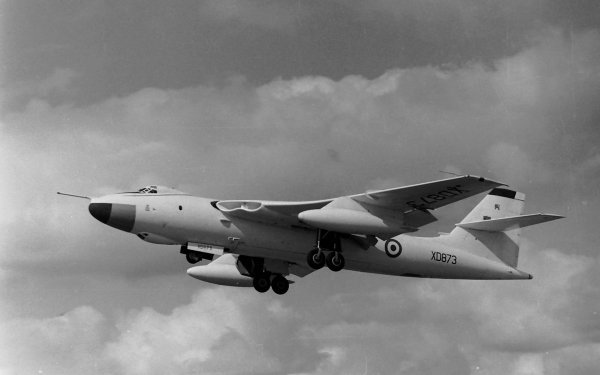 Military Vickers Valiant Bombers HD Wallpaper | Background Image