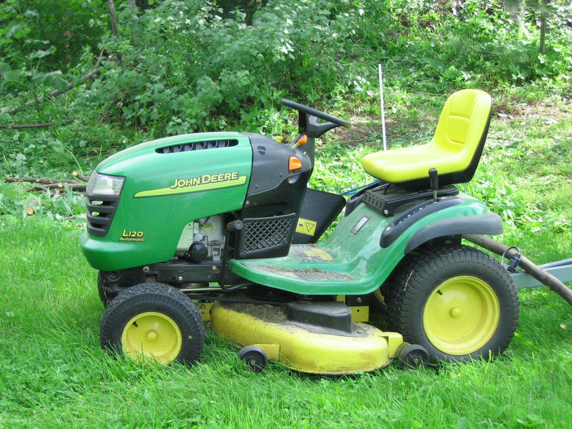Download Vehicle John Deere L120 HD Wallpaper