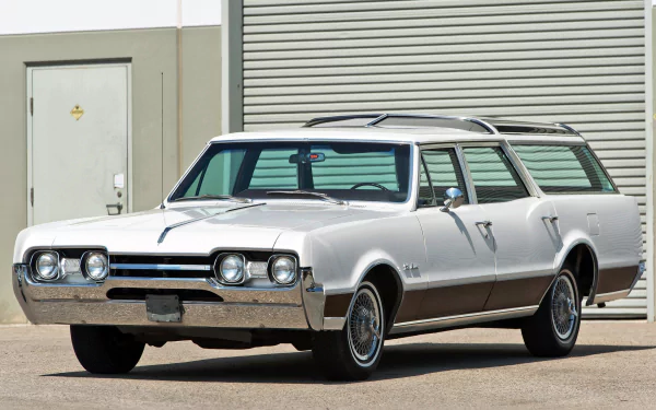  Oldsmobile Vista Cruiser Station Wagon