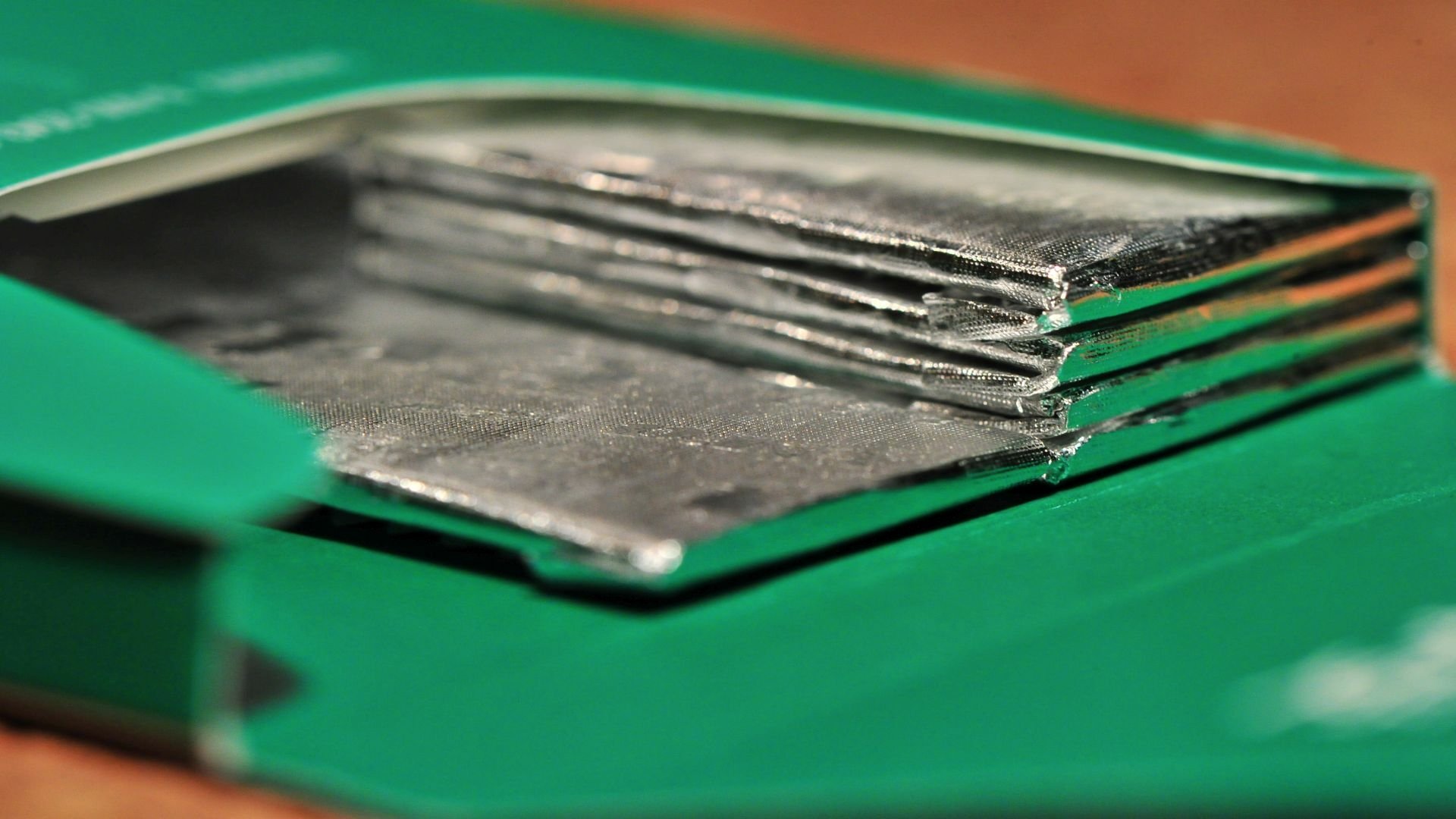 Download Man Made Chewing Gum HD Wallpaper