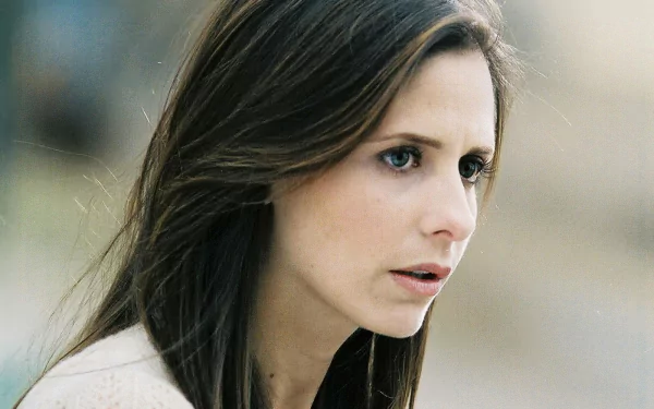Close-up of Sarah Michelle Gellar in a scene from the 2006 movie The Return, featured in an HD PC desktop wallpaper.