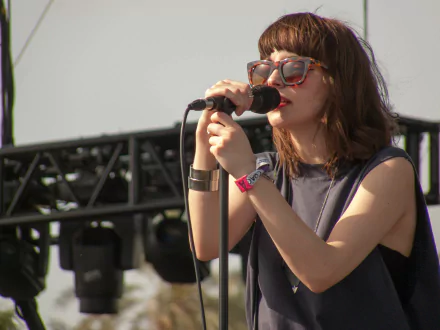 music Lauren Mayberry HD Desktop Wallpaper | Background Image