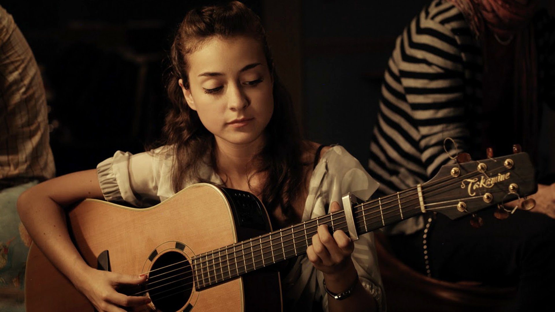 Download Folk Spanish Singer Lourdes Hernández Music Russian Red HD Wallpaper