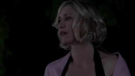 Vera Farmiga portrays a character in the TV show Bates Motel, captured in a dramatic moment in this HD desktop wallpaper. The scene highlights her expressive performance.