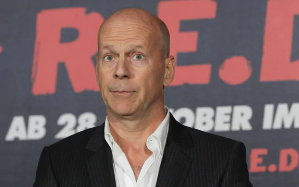 Celebrity Bruce Willis HD Desktop Wallpaper | Background Image