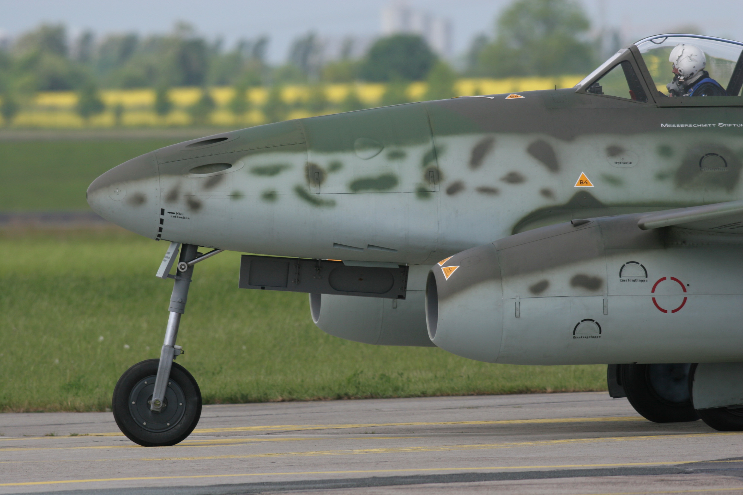 Military Messerschmitt Me 262 HD Wallpaper | Background Image