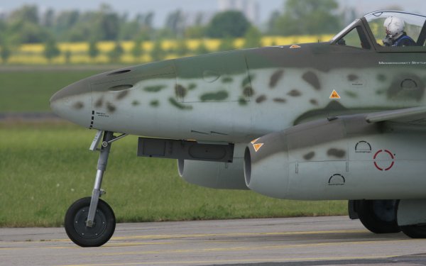 Military Messerschmitt Me 262 Military Aircraft Messerschmitt HD Wallpaper | Background Image