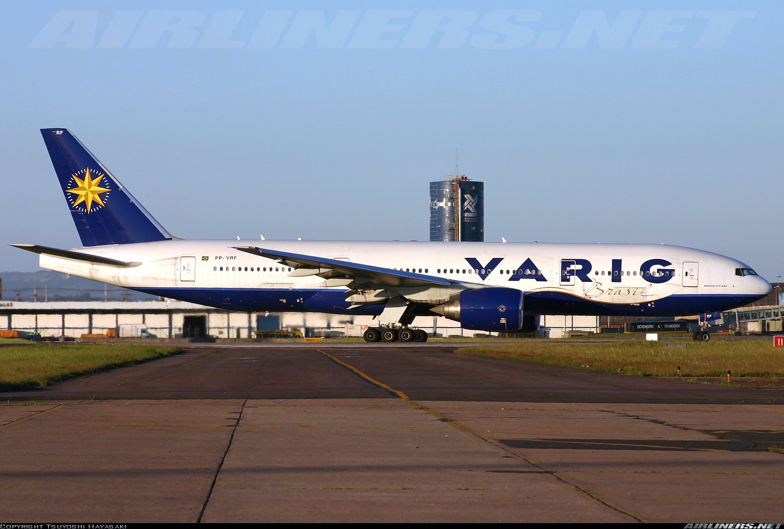 Download Vehicle Boeing 777 Wallpaper