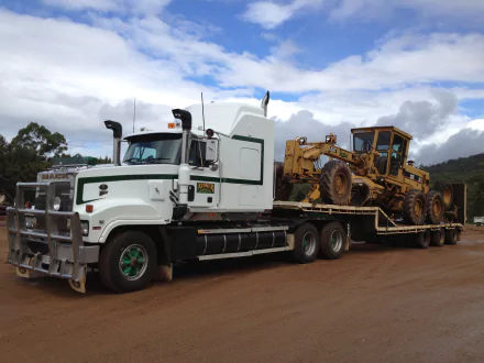 vehicle Mack Trucks HD Desktop Wallpaper | Background Image