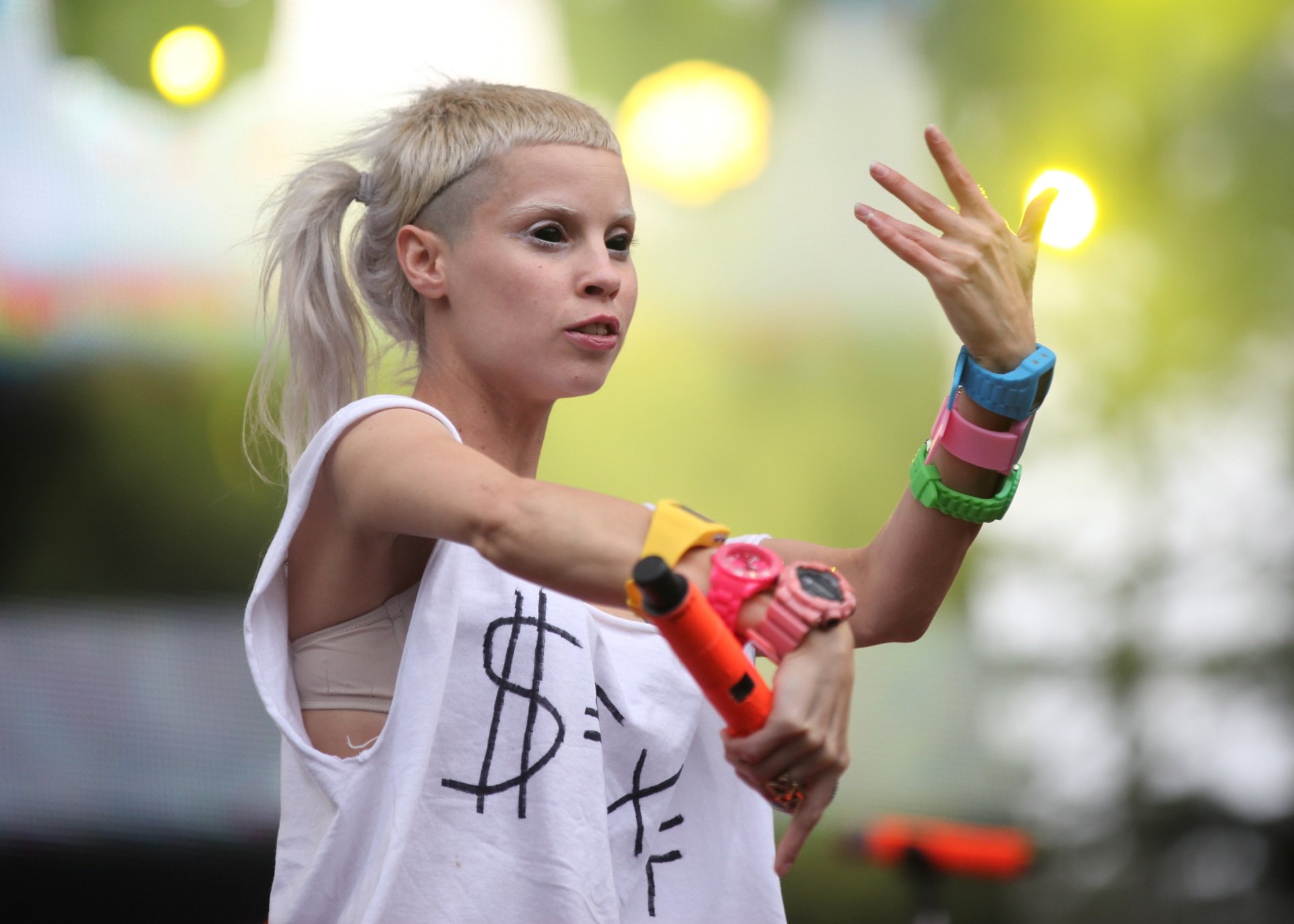 Download Music Yolandi Visser HD Wallpaper