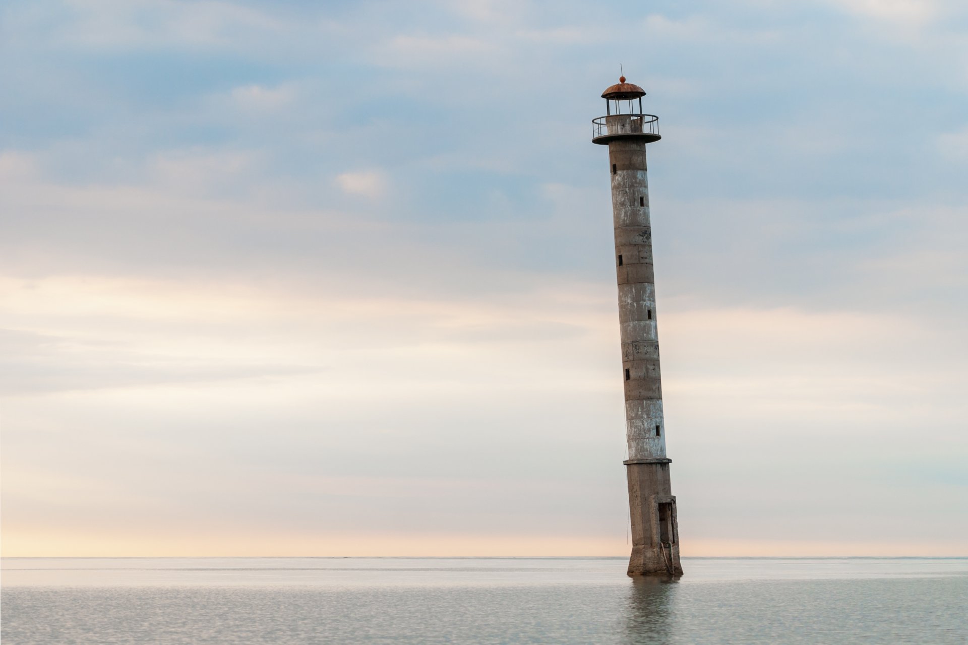 Download Man Made Lighthouse HD Wallpaper | 3483x2322 | Wallpaper Abyss