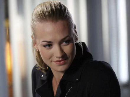Celebrity Yvonne Strahovski HD Desktop Wallpaper | Background Image