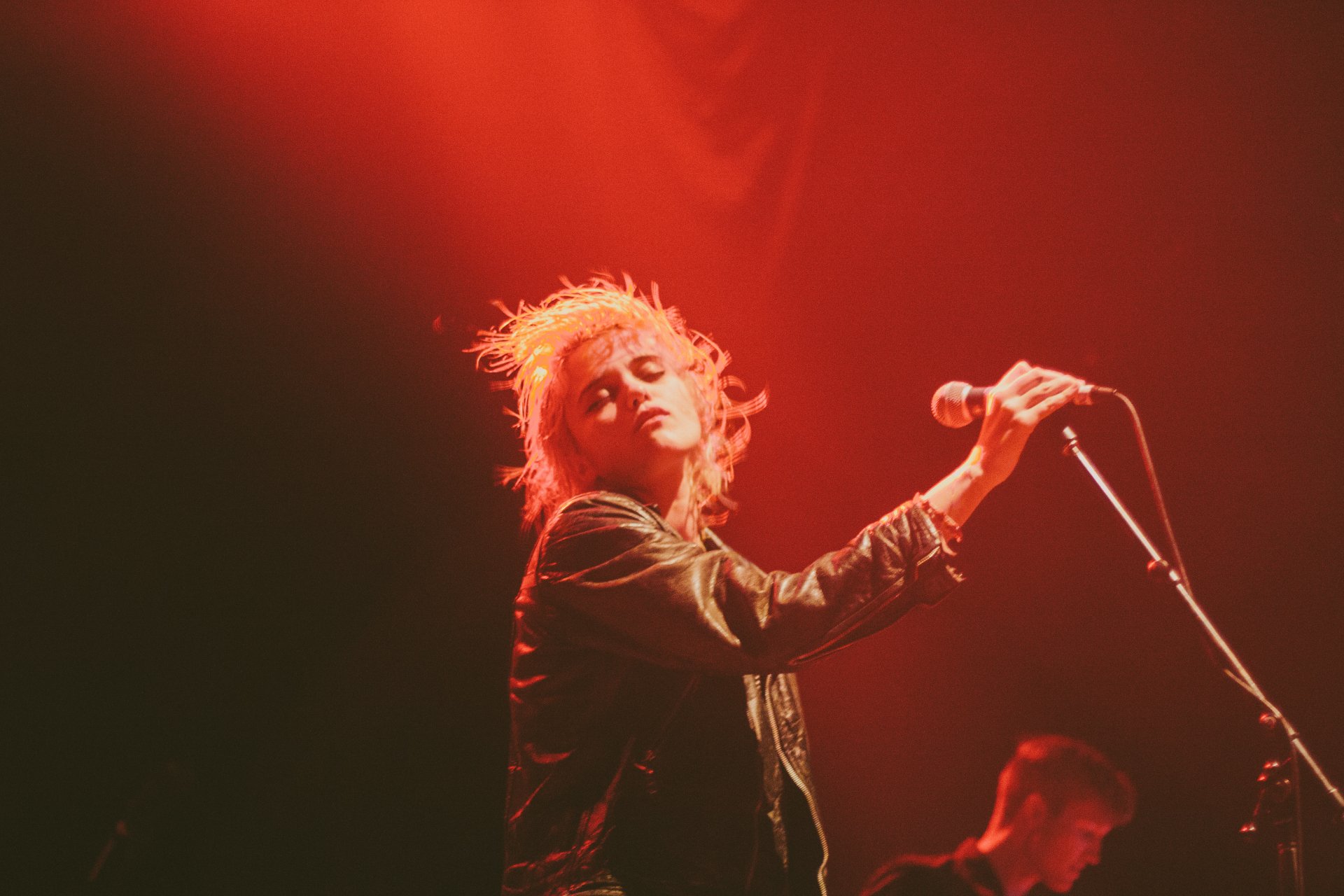 Download Music Sky Ferreira 4k Ultra HD Wallpaper