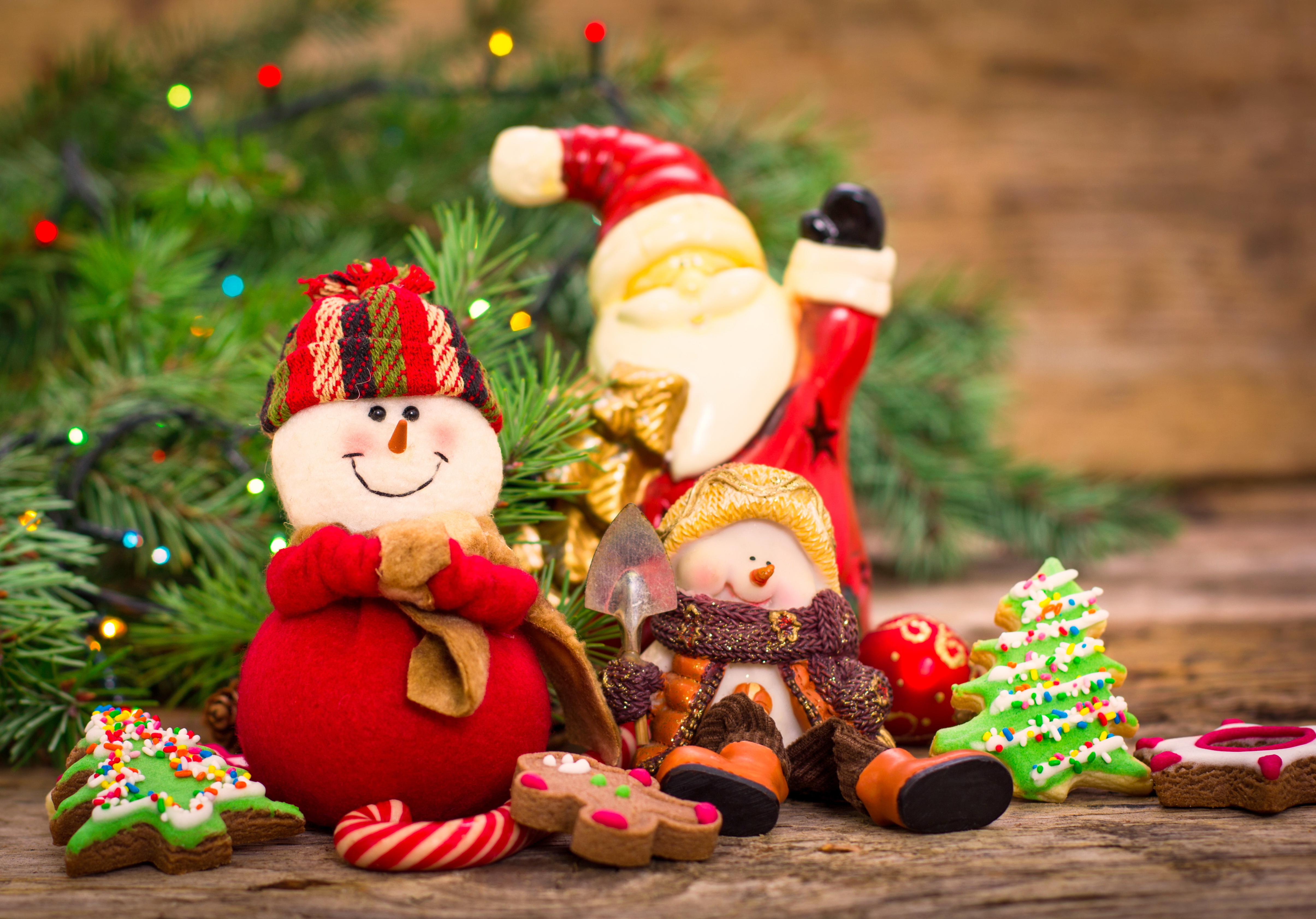 Festive Christmas Cookies and Cheer 4K Ultra HD Holiday Wallpaper, image size:4820x3367