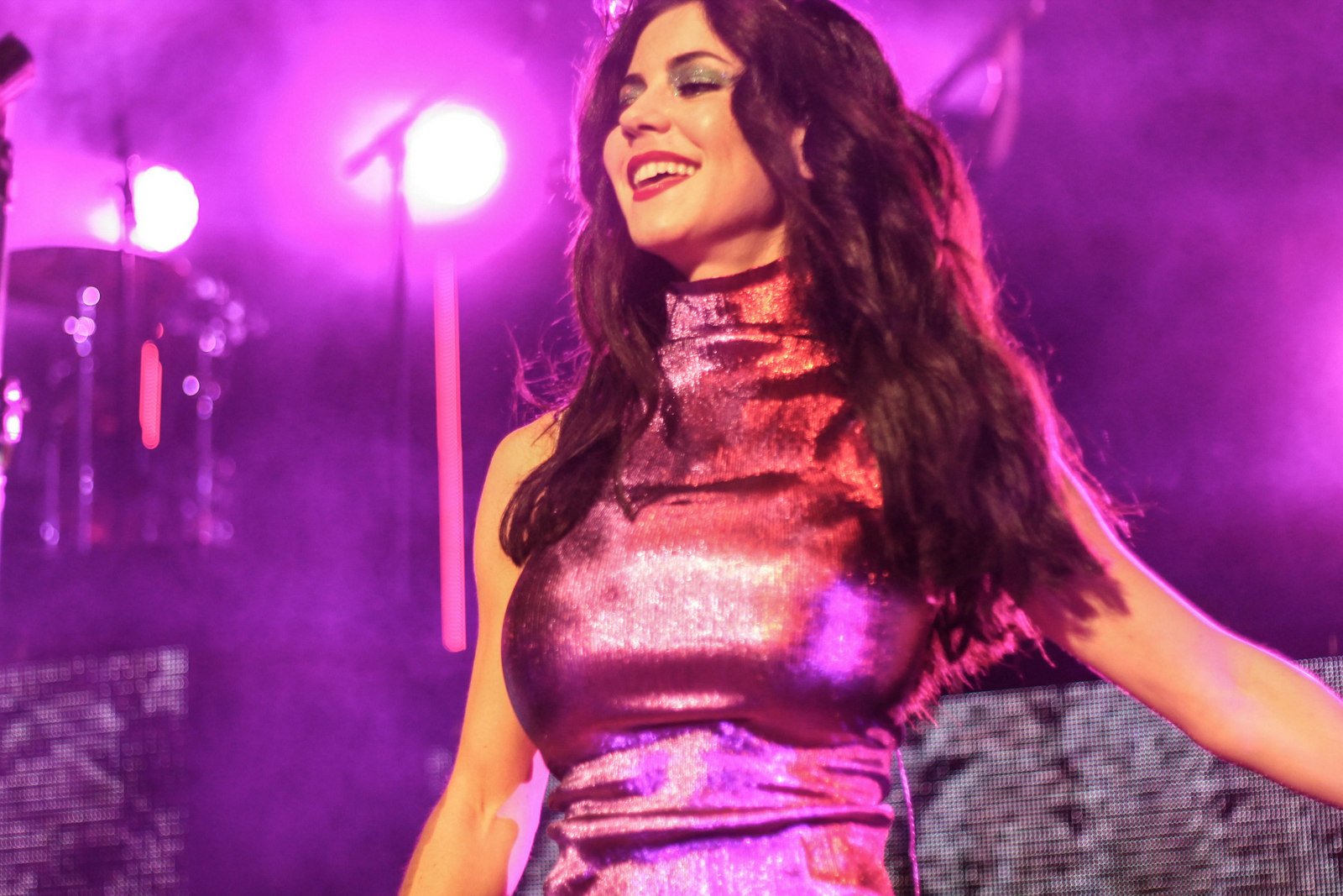 Download Music Marina Lambrini Diamandis Wallpaper