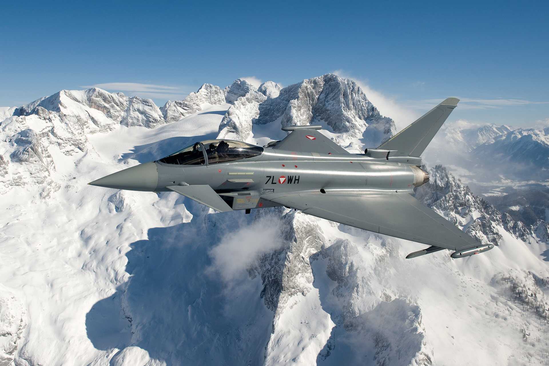 Download Military Eurofighter Typhoon 4k Ultra HD Wallpaper