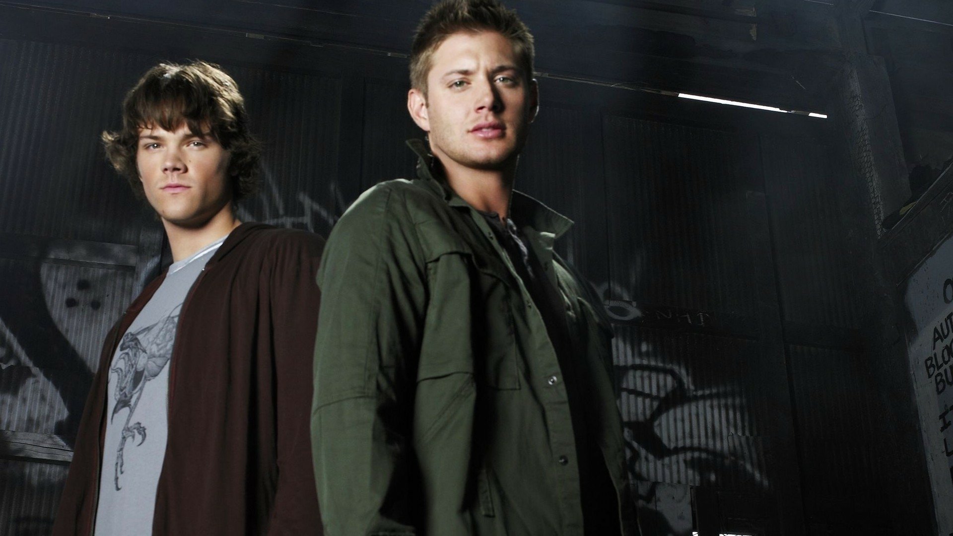 Supernatural. Сериалы про сверхъестественное 2022. Сэм Винчестер сверхъестественное. Сверхъестественное 2 брата. Сэм и Дин в школе фильм.