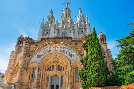 Basilica architecture Barcelona Spain religious Sagrat Cor HD Desktop Wallpaper | Background Image