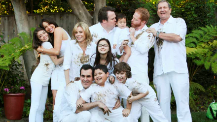 TV Show Modern Family HD Desktop Wallpaper | Background Image