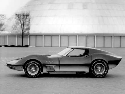  Chevrolet Corvette Mako Shark II