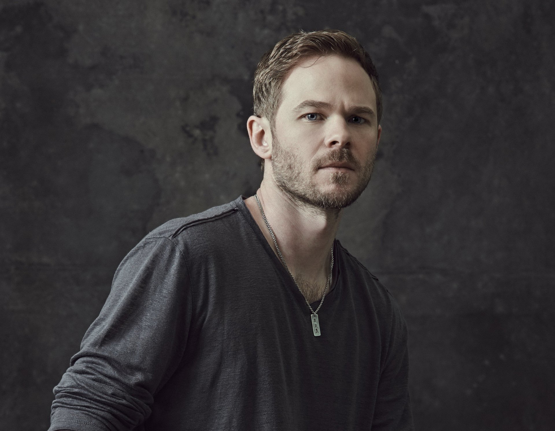 Download Canadian Actor Celebrity Shawn Ashmore HD Wallpaper