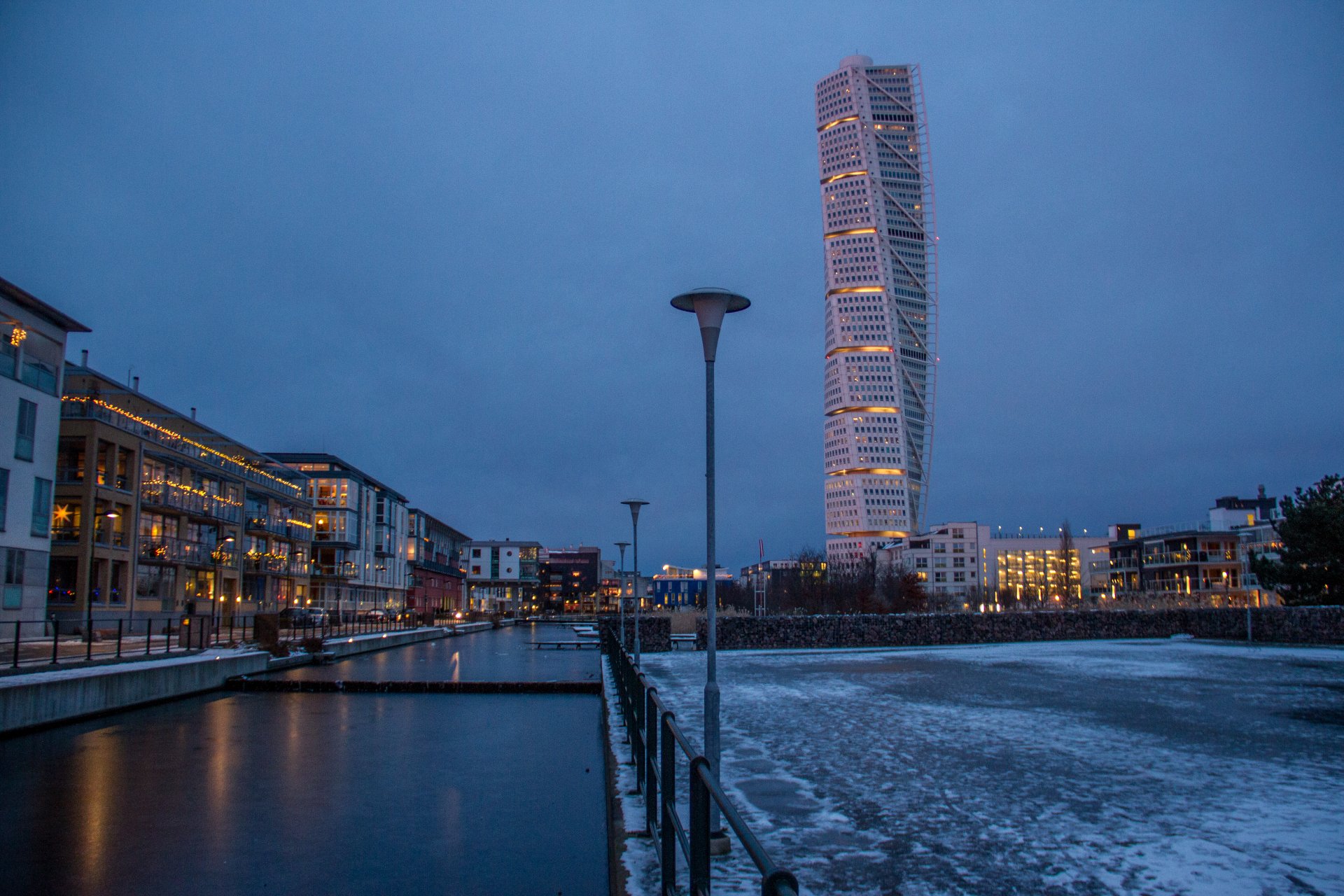 1 Turning Torso Hd Wallpapers Background Images Wallpaper Abyss