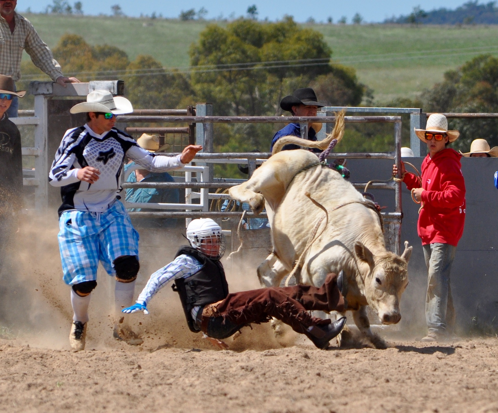 Thrown off a bucking bull in a rodeo by skeeze