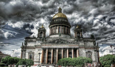 Dramatic HDR 4K desktop wallpaper of Saint Isaac's Cathedral, Saint Petersburg, Russia — neoclassical architecture with a gilded dome under swirling storm clouds