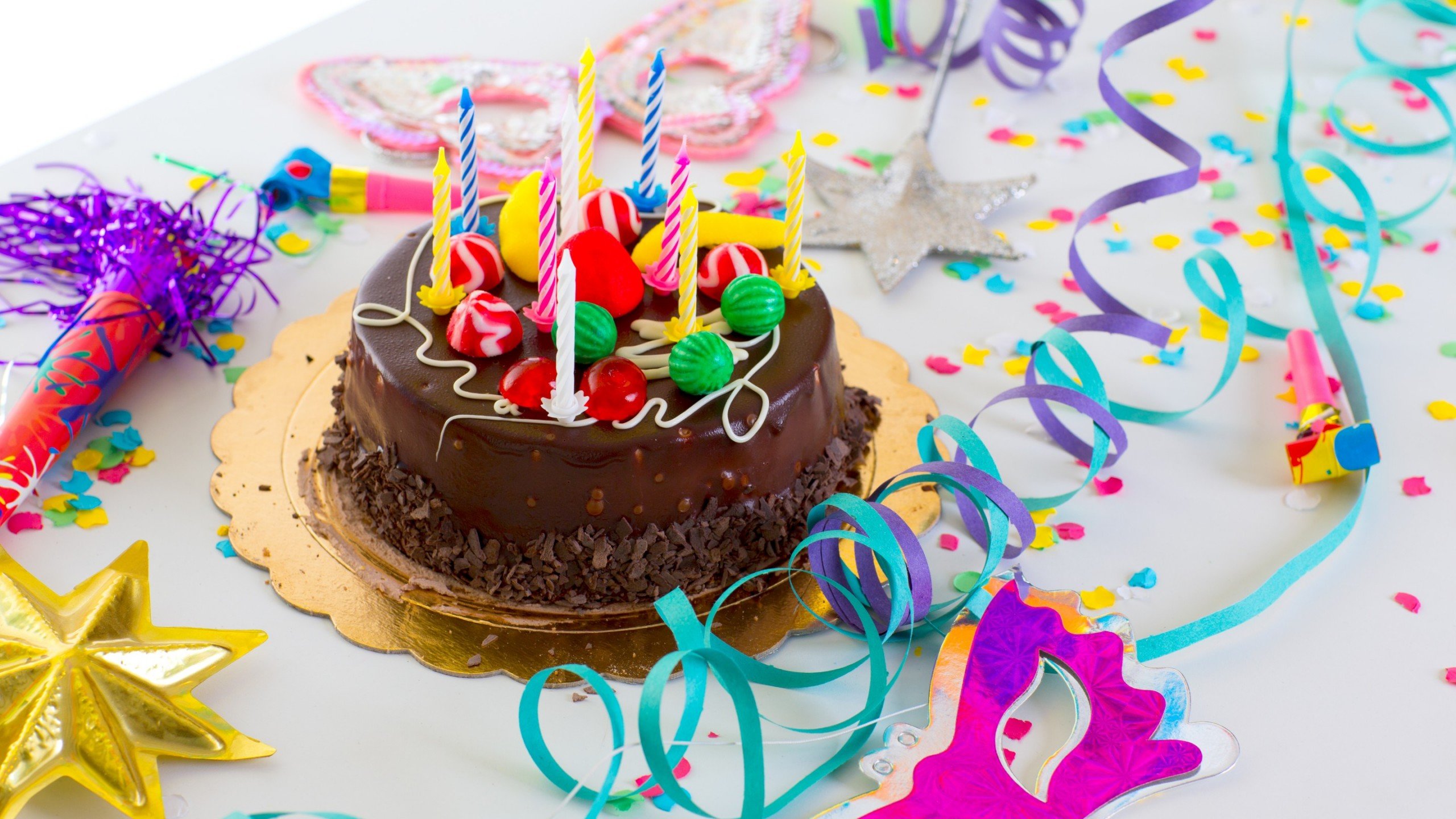 Chocolate Cake With Chocolate Fudge Drizzled Icing And Chocolate Curls  Stock Photo - Download Image Now - iStock