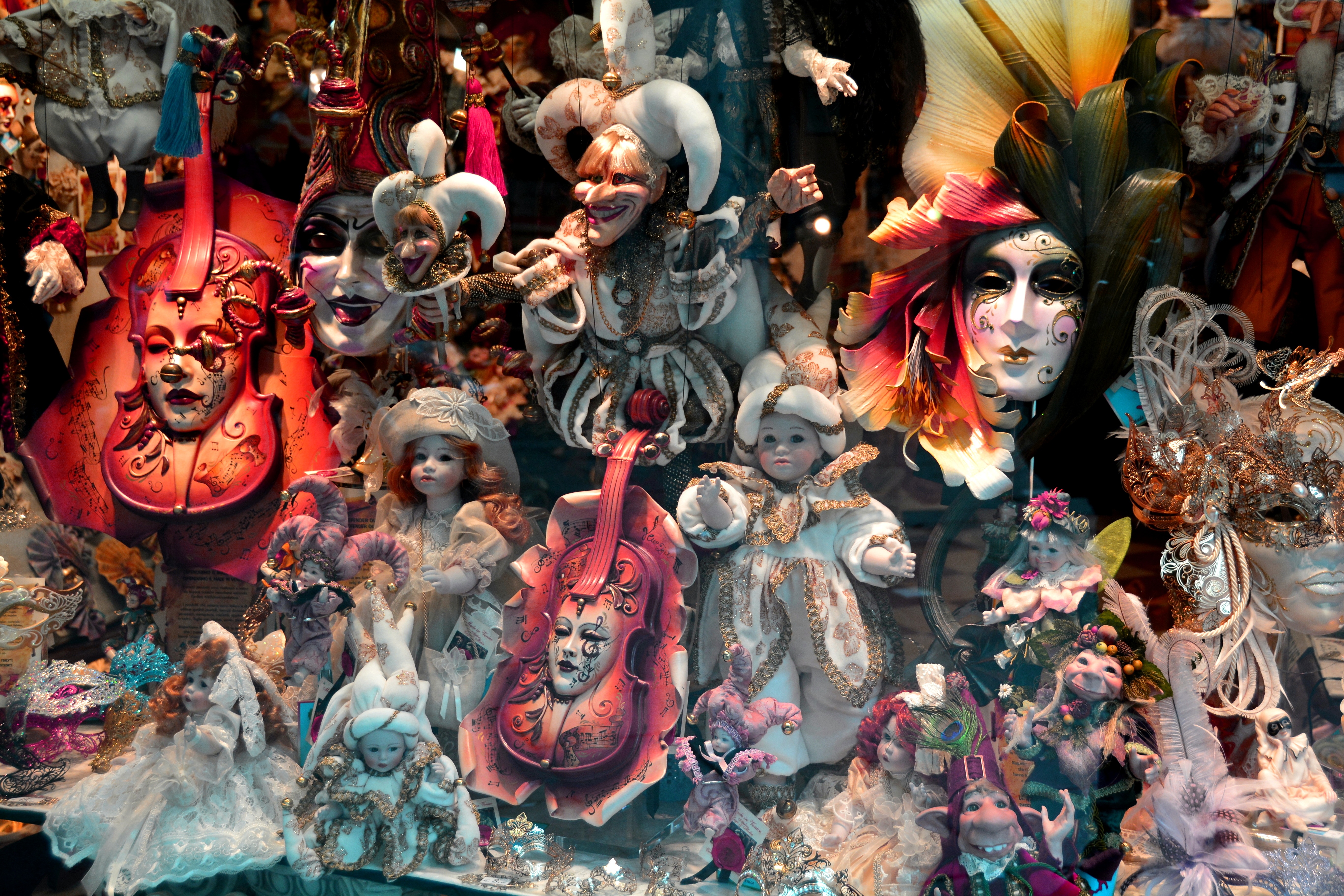 Venice, Masquerade, Carnival ceremic ornaments, dolls and masks by SHAWSHANK61