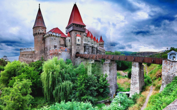 Man Made Hunedoara castle Castles Romania Castle Bridge Architecture HD Wallpaper | Background Image